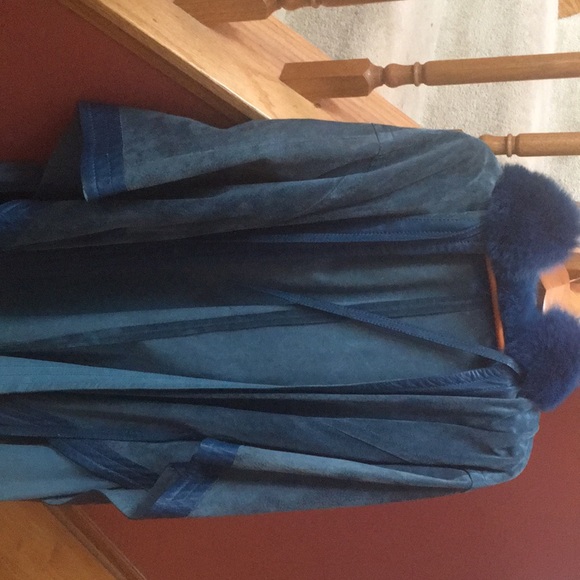 Suede cape with Fox trim - Picture 1 of 1